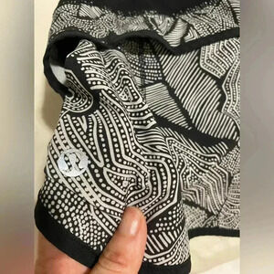 Lululemon Black and White Hotty Hot Short